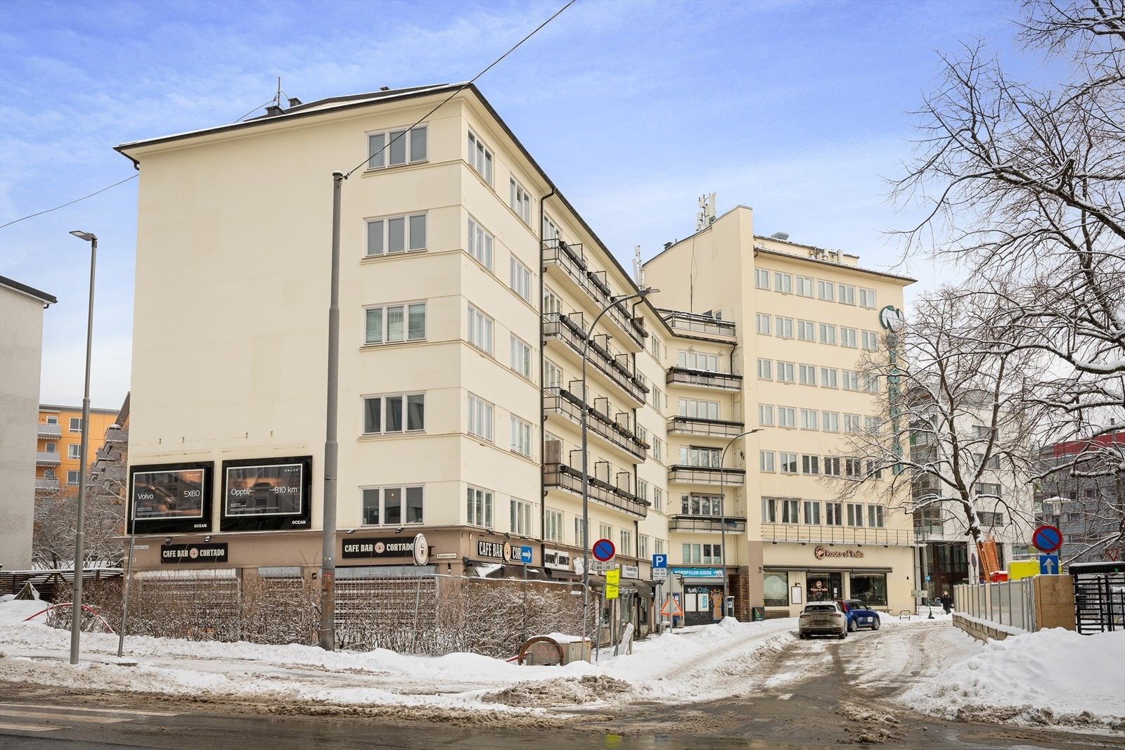 Her bor man meget sentralt med alt av fasiliteter i armlengdes avstand, samtidig tilbaketrukket og rolig Galleribilde