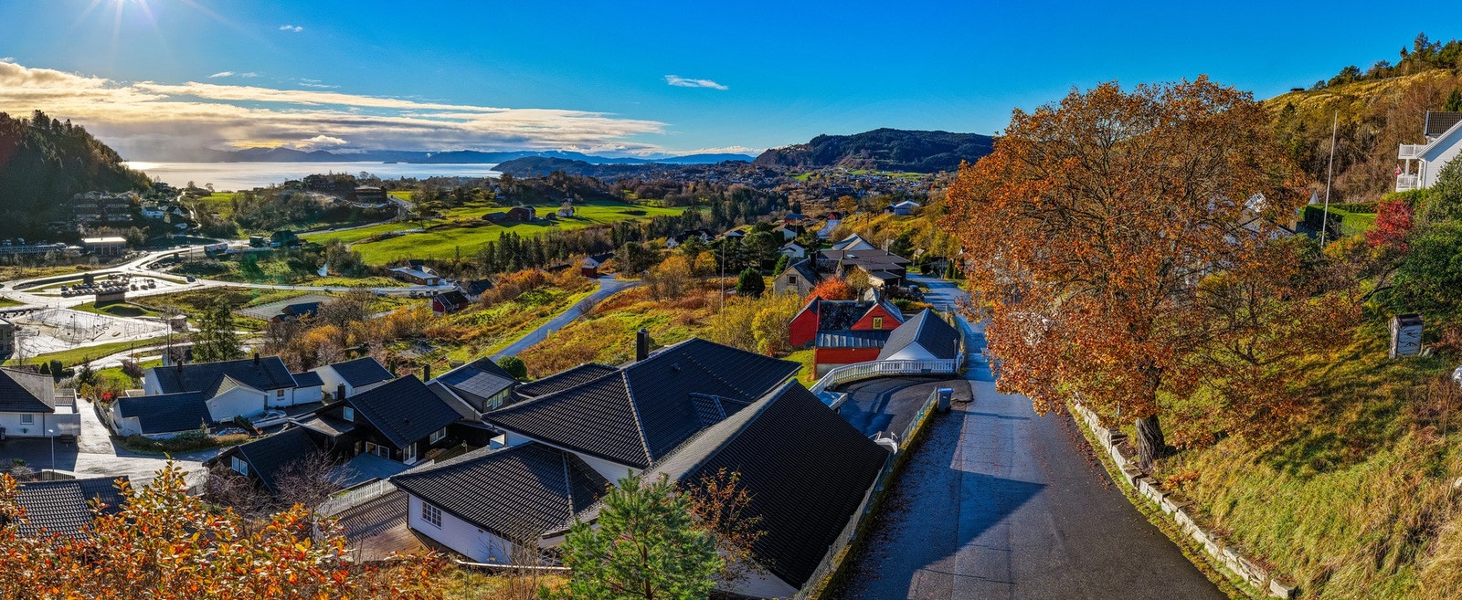 Fra veien er det lite innsyn inn til eiendommen Galleribilde