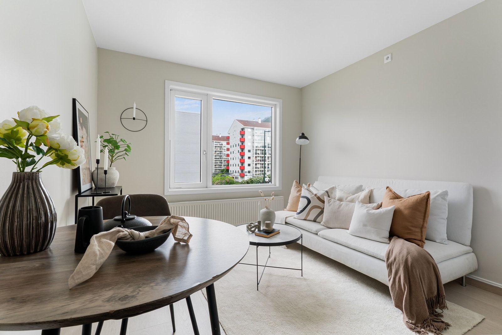 - Vinduet slipper inn godt med naturlig lys - Galleribilde