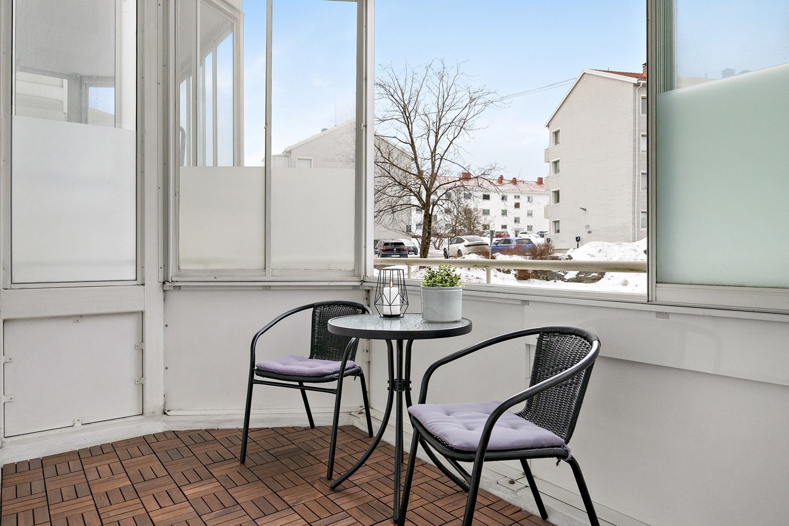 Her har du god plass til utemøbler. Galleribilde