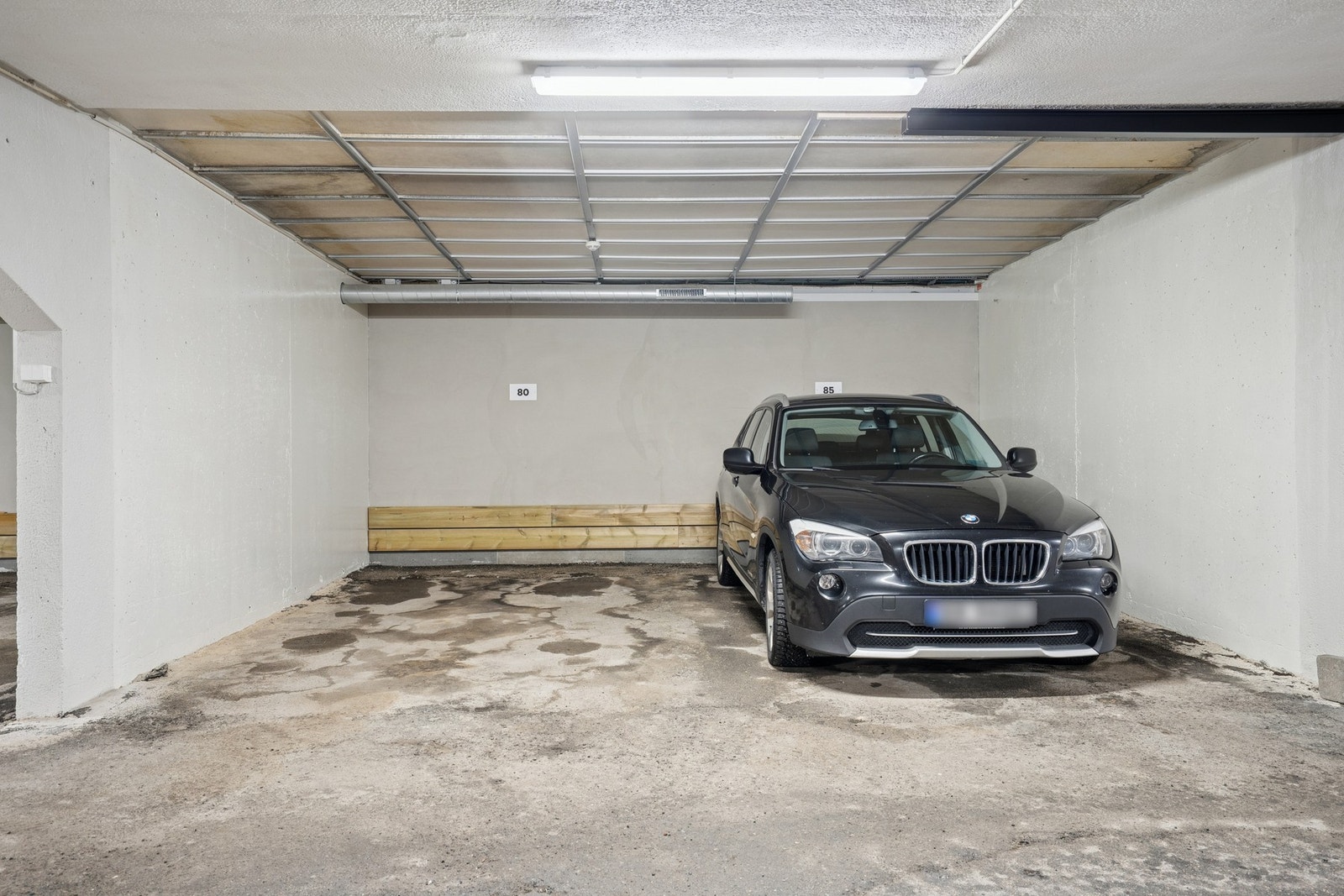 Fast plass i felles garasje Galleribilde