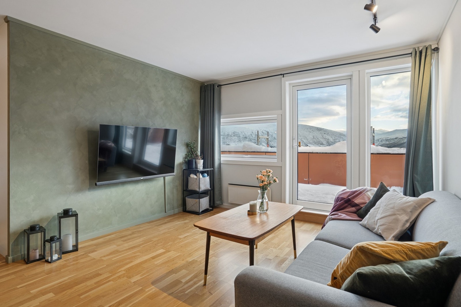 Stue med utgang til balkong Galleribilde