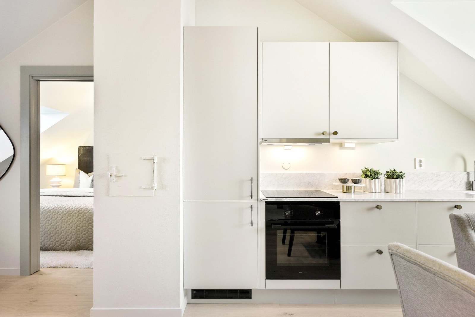 God skap- og benkeplass. Galleribilde