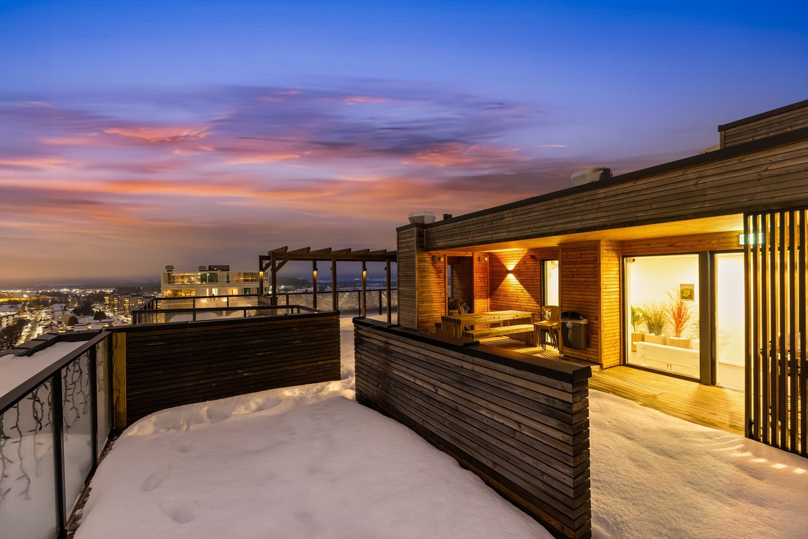 Sameiet har en stor, felles takterrasse i 15. etasje med flott utsikt. Galleribilde