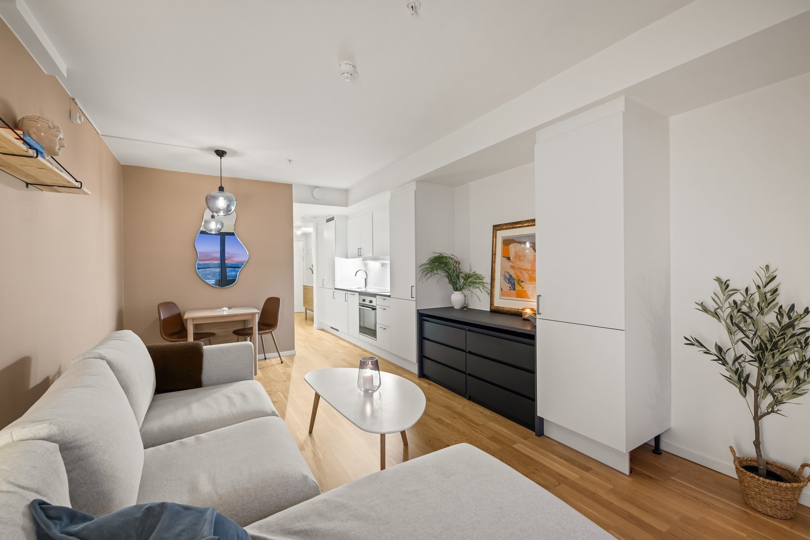 Den helhetlige utformingen gir en god romfølelse. Galleribilde