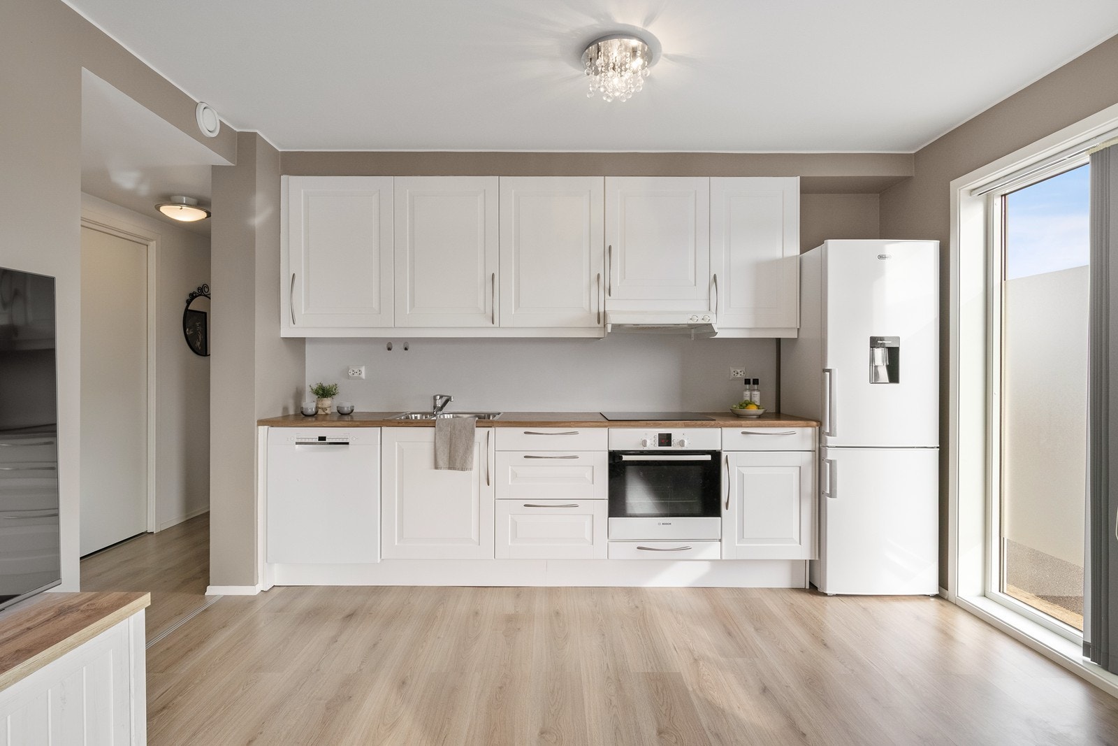 Kjøkkenet er praktisk utformet for daglig bruk. Galleribilde