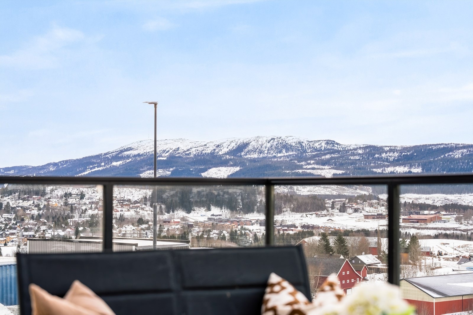 På Trøåsen bor man på et høydedrag med meget gode solforhold. Galleribilde