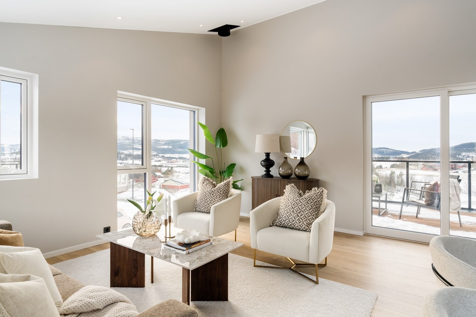 Boligen er klargjort for etablering av vedovn for den som ønsker det. Galleribilde