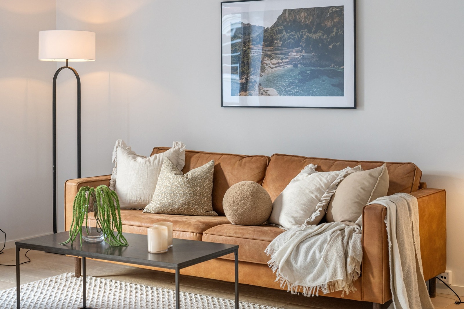 Bildene er fra naboleilighet (15B), med identiske løsninger og materialvalg. Galleribilde