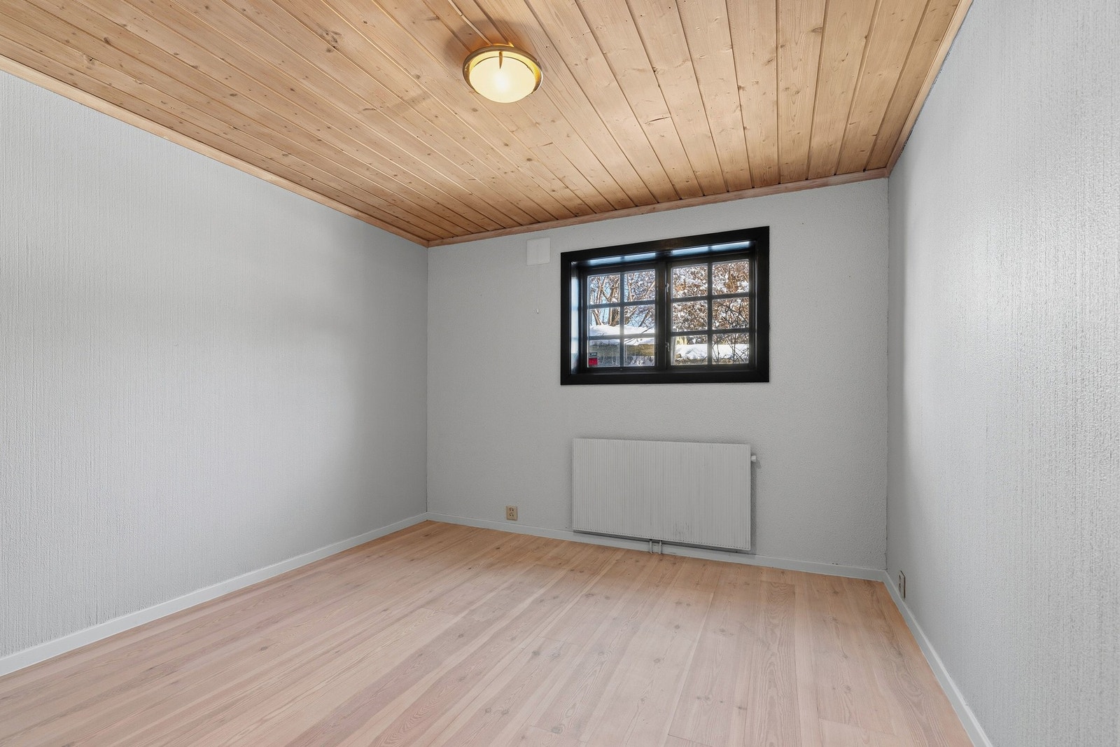 Innredet rom i underetasjen (byggemeldt som bod - ikke omsøkt) Galleribilde
