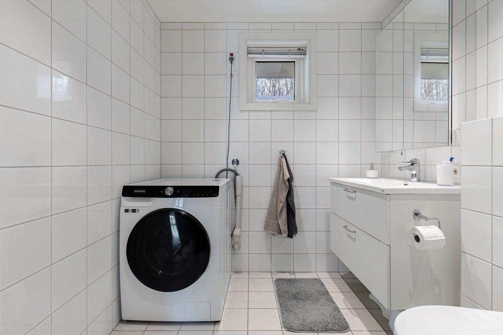 Bad - plass til vaskemaskin Galleribilde