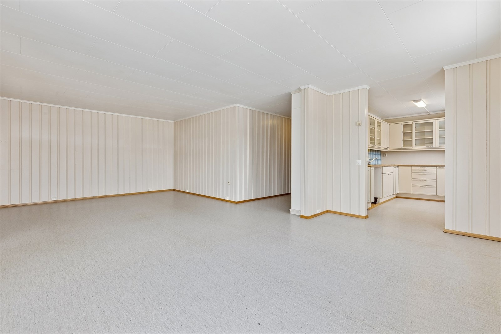 Den åpne planløsningen gir fleksible møbleringsmuligheter. Galleribilde