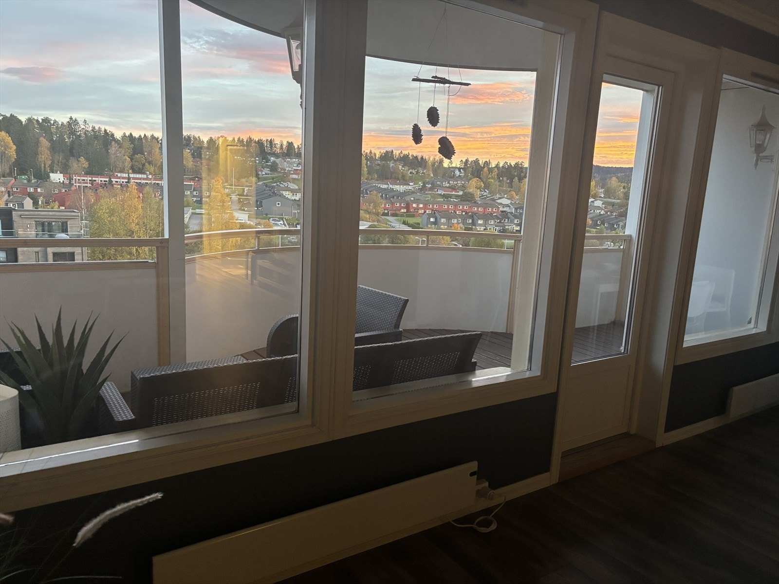 Stemningsbilde med flott utsikt over nærområdet - bilde tatt av eier. Galleribilde