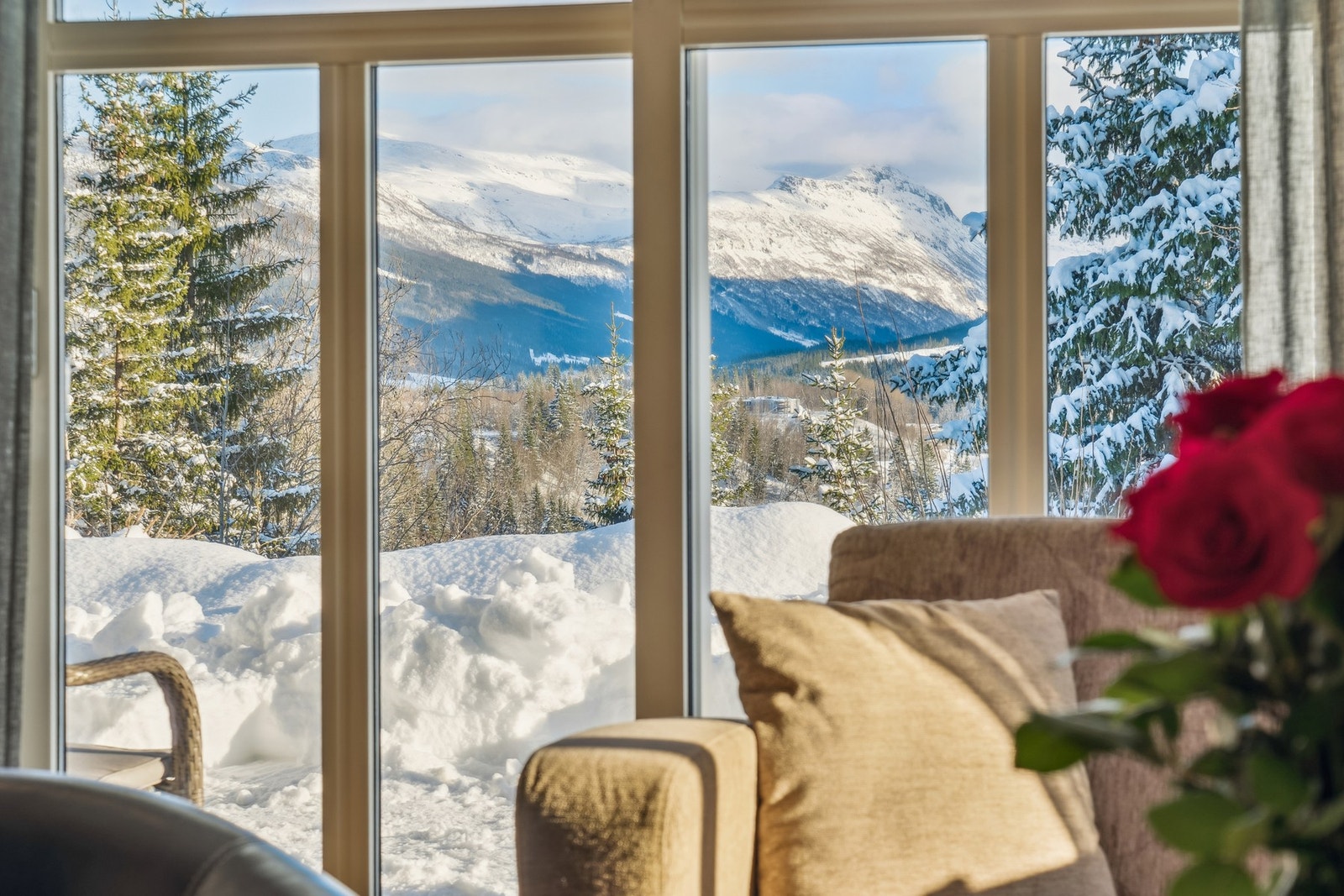 Nyere enebolig i landlige omgivelser! Galleribilde