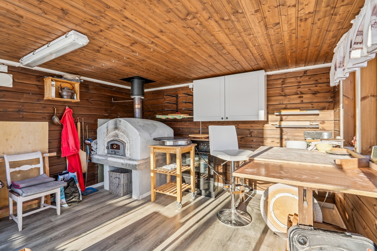 Baksterhus med pizzaovn Galleribilde