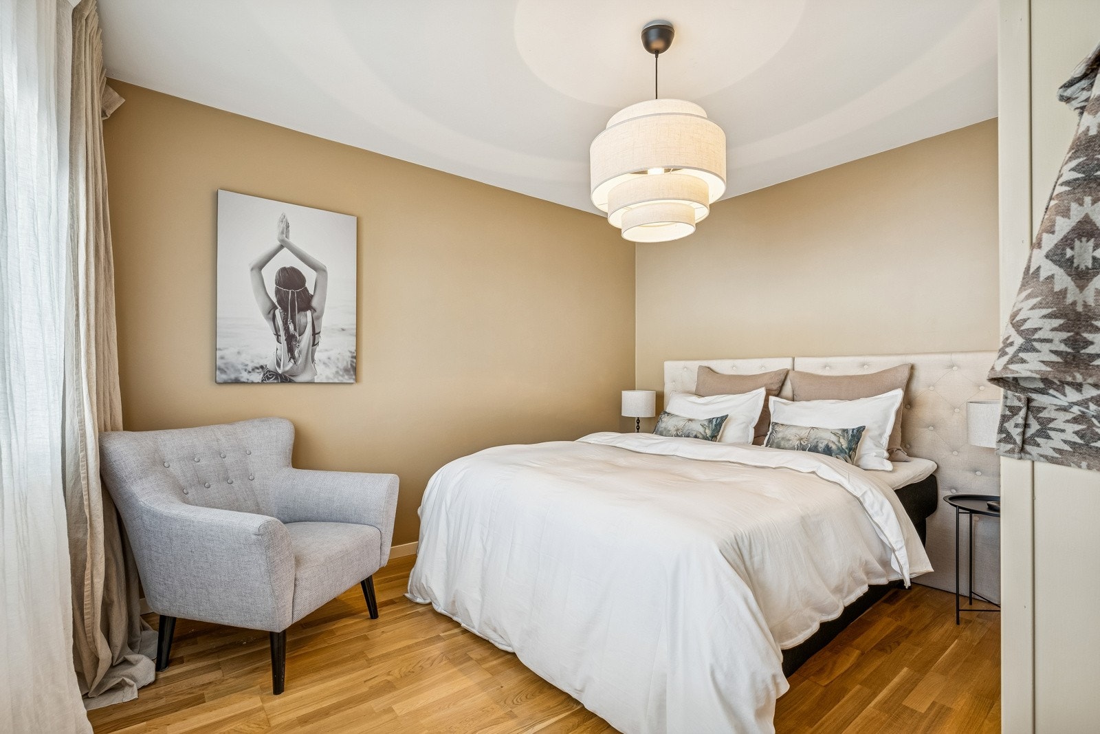 Hovedsoverommet er stort og stilig. Galleribilde