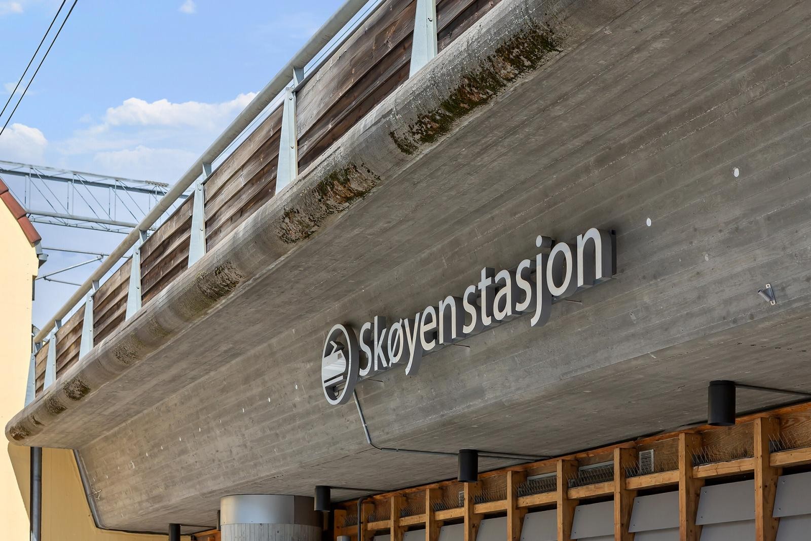 Flytoget like nede i bakken Galleribilde