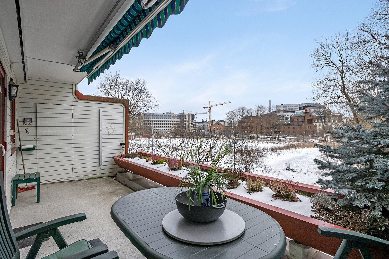 Terrassen med 2 kvm bod Galleribilde