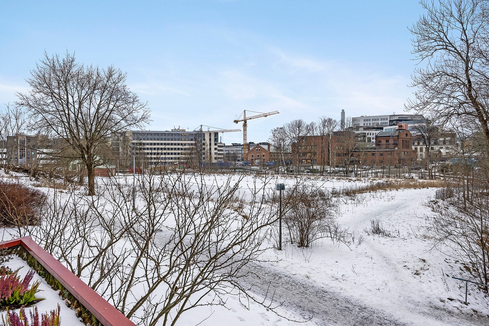 Snart grønnes utsikten fra terrassen Galleribilde
