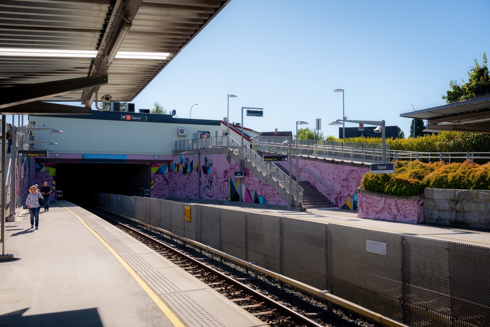 Kollektivtilgangen på Oppsal er utmerket, og boligen har kort vei til både T-bane og busstjenester Galleribilde