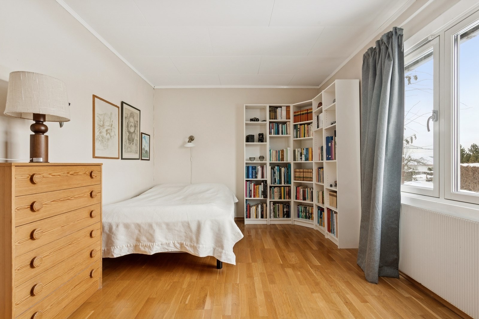 Den gode romfølelsen gjør det lett å møblere, og rommene gir et lunt og praktisk tilskudd til etasjens øvrige oppholdsarealer. Galleribilde