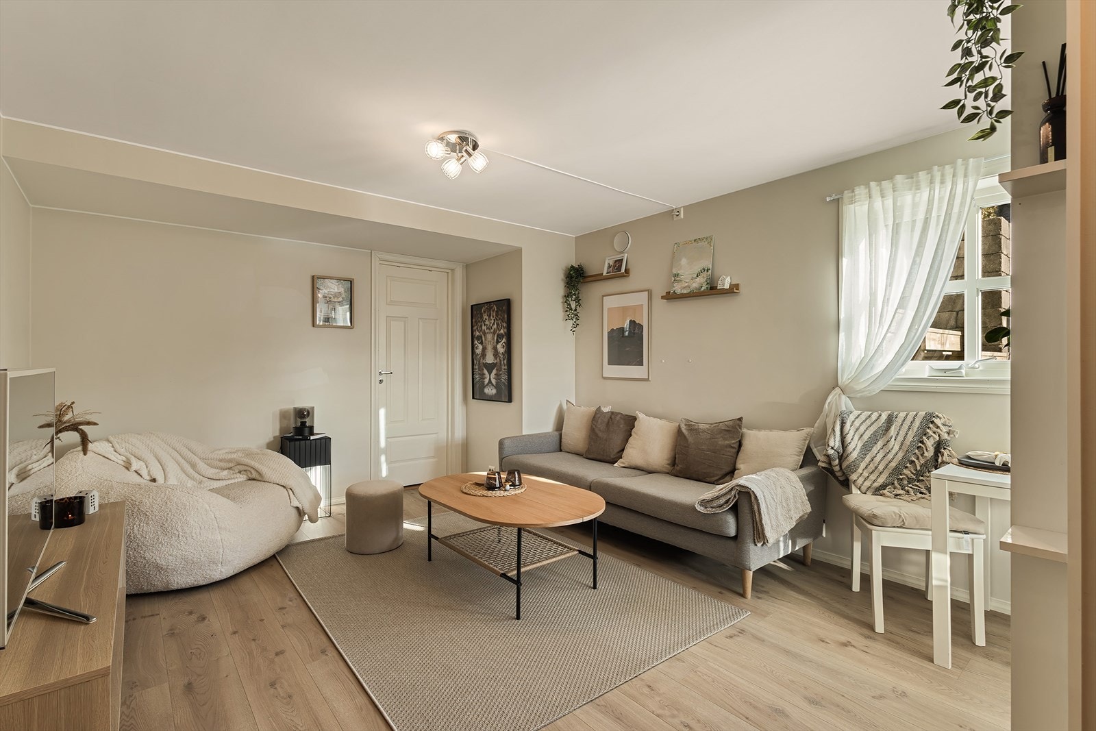 Utleiedel. NB! Ikke omsøkt eller godkjent til dagens bruk. Galleribilde