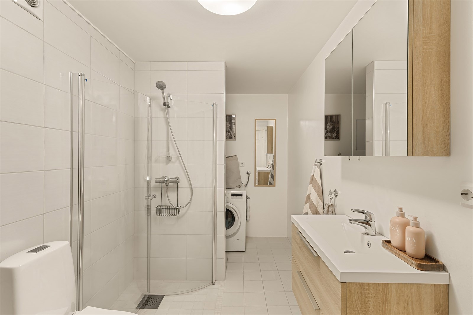 Utleiedel. NB! Ikke omsøkt eller godkjent til dagens bruk. Galleribilde