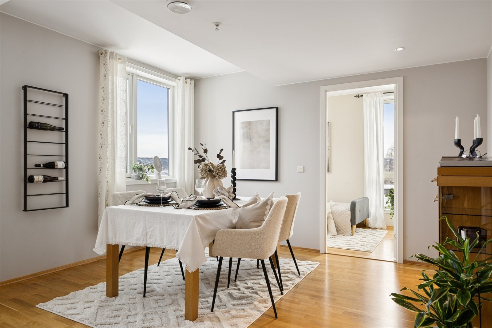 Originalt ble leiligheten bygd med 3 soverom, se alternativ plantegning. Galleribilde