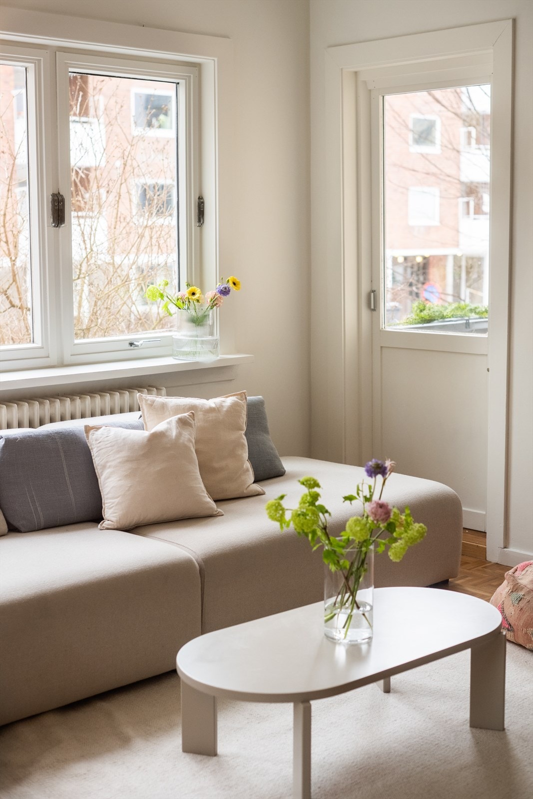 Fra stuen er det utgang til en herlig balkong. Galleribilde