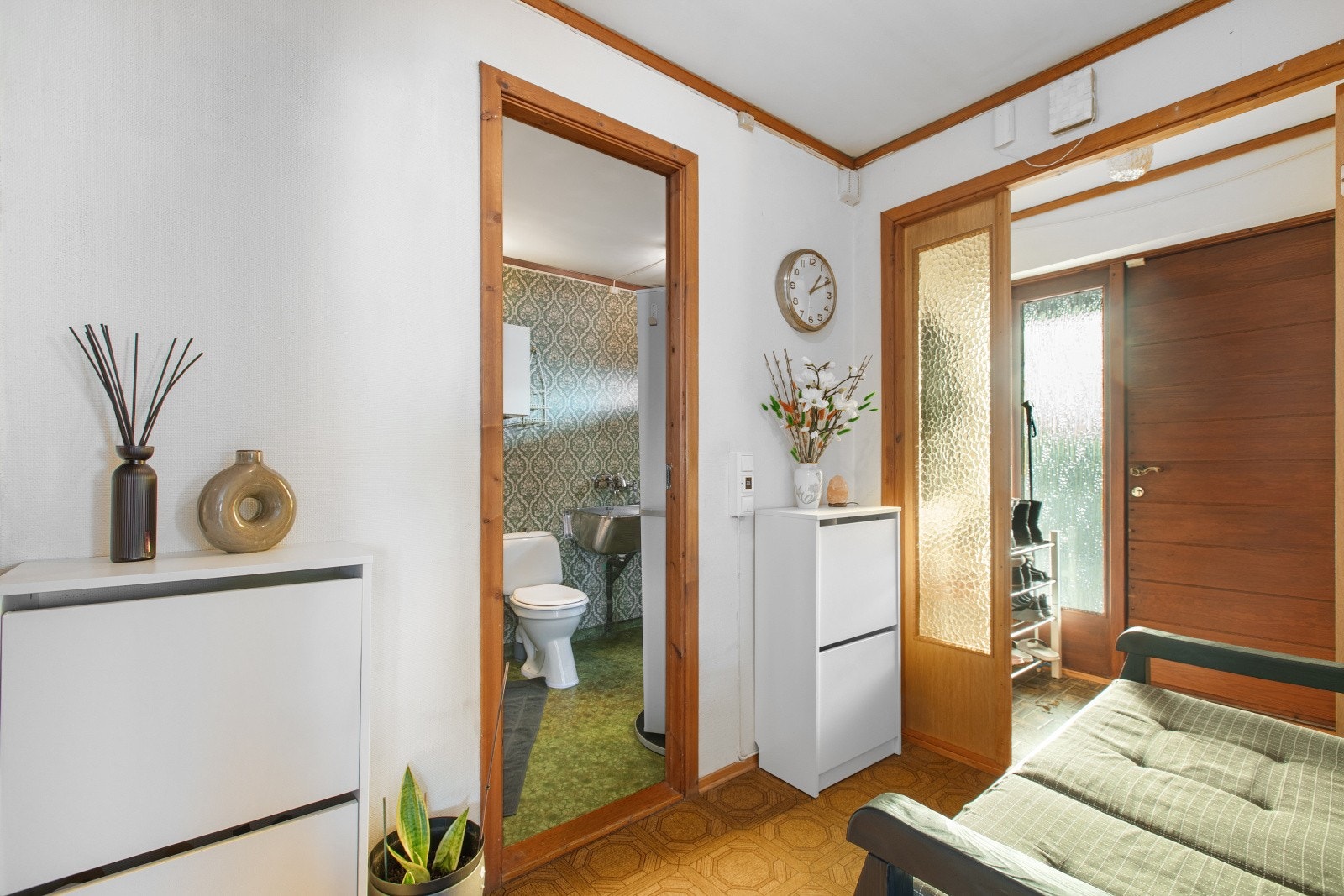 Utleiedelen har egen inngang i boligens underetasje. Galleribilde