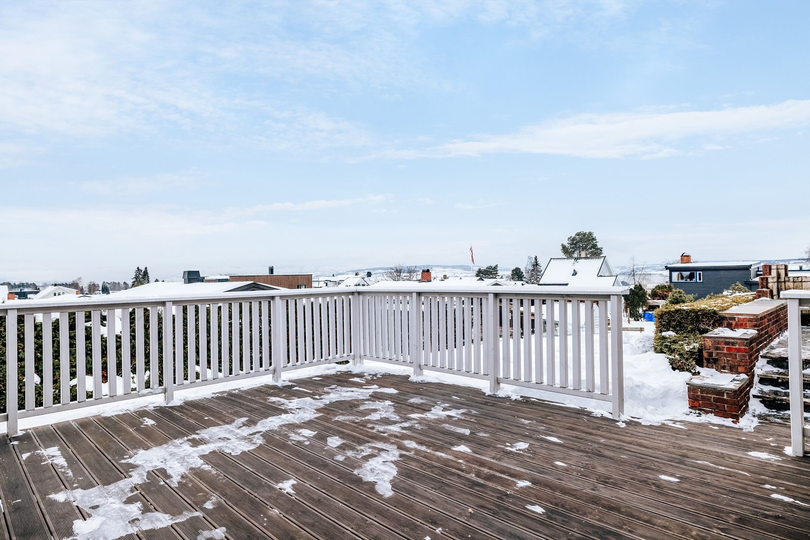 Her er det plass til utemøbler, grill og annet ønskelig. Galleribilde