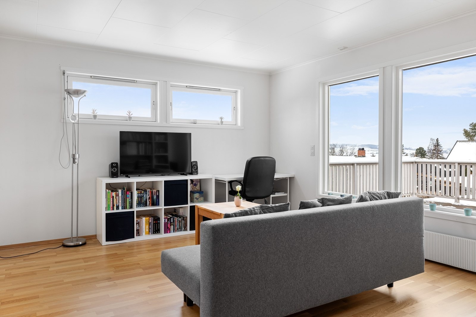 Dette rommet egner seg godt som en stue for barna og ungdommen i huset, kontor eller andre behov. Galleribilde