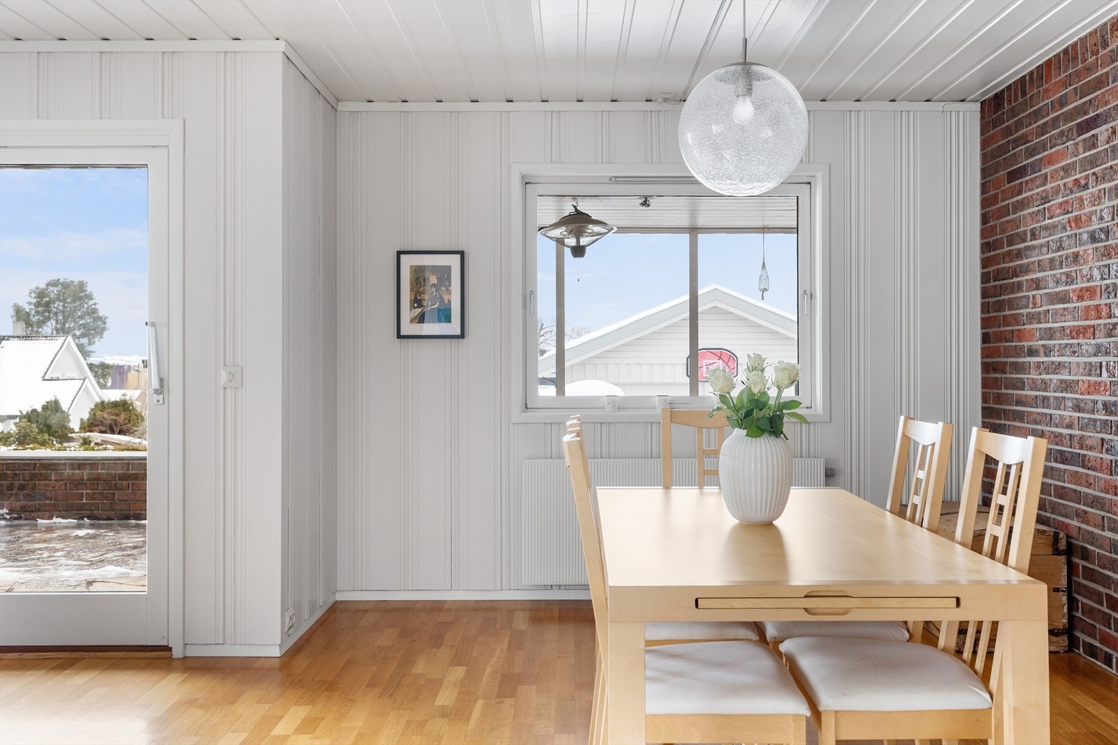 Her har du en fin og lys plass til spisestuen. Galleribilde