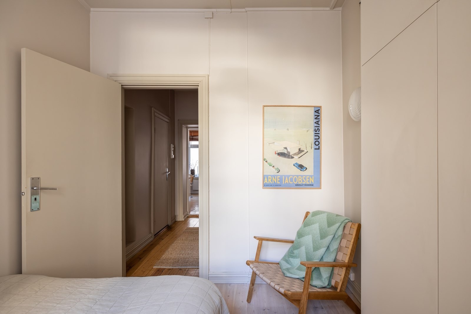 Her har du plass til å innrede med dobbeltseng med tilhørende nattbord Galleribilde