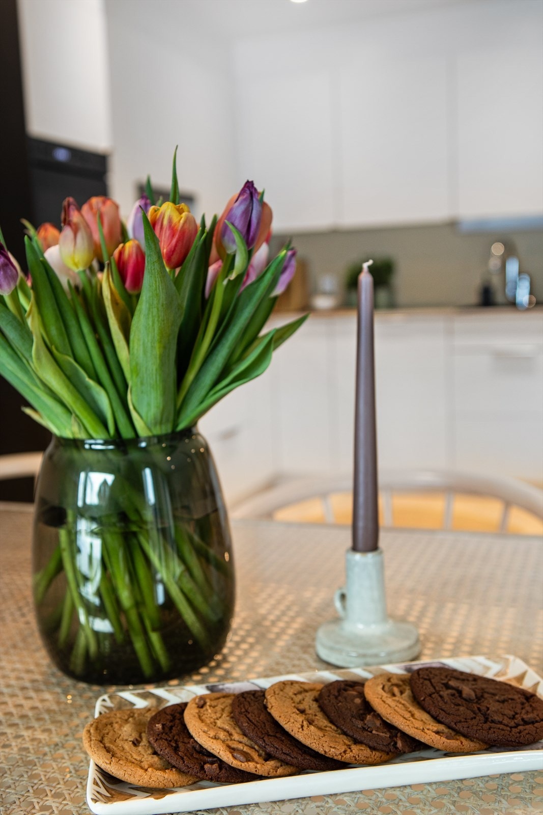 Gjennomtenkte detaljer og materialvalg preger hele boligen. Galleribilde