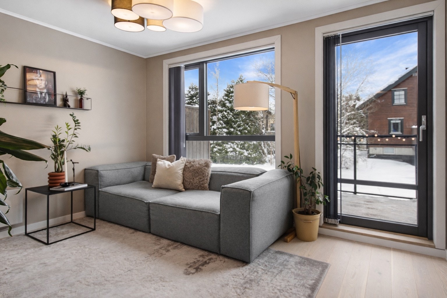 Fra stuen i andre etasje er det utgang til den store takterrassen. Galleribilde