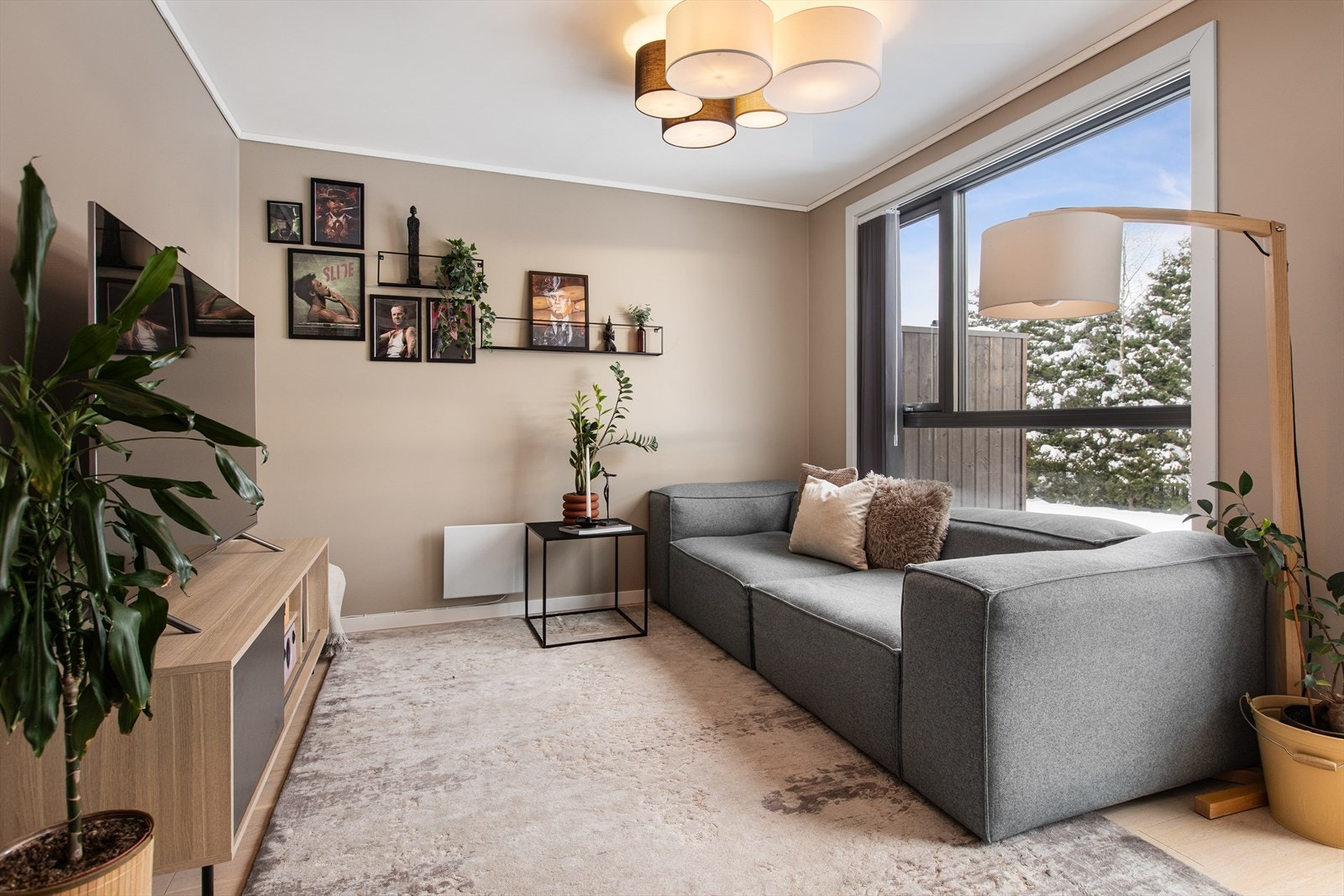 I andre etasje finner du en ekstra stue, som gir fleksibilitet i hverdagen. Galleribilde