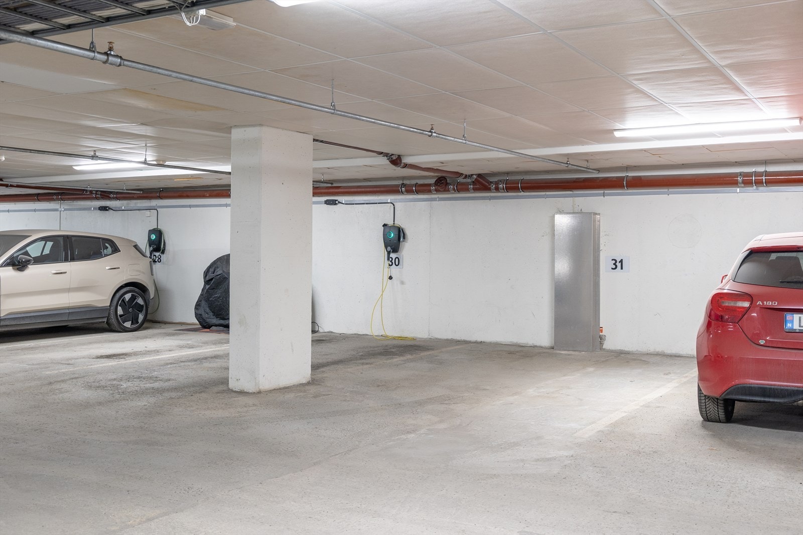 Det medfølger fast parkeringsplass i lukket garasjeanlegg. Galleribilde