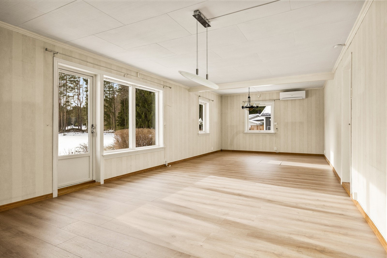 Det er satt inn en luft-til-luft varmepumpe i stuen Galleribilde