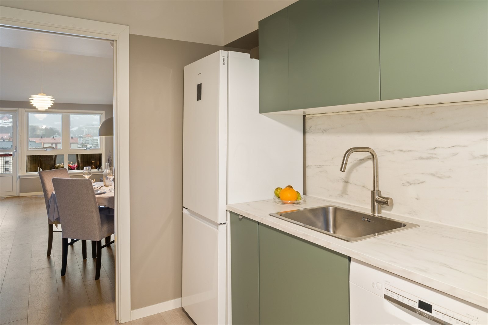 Nytt kjøkken fra IKEA fra 2025 med lite bruksslitasje Galleribilde