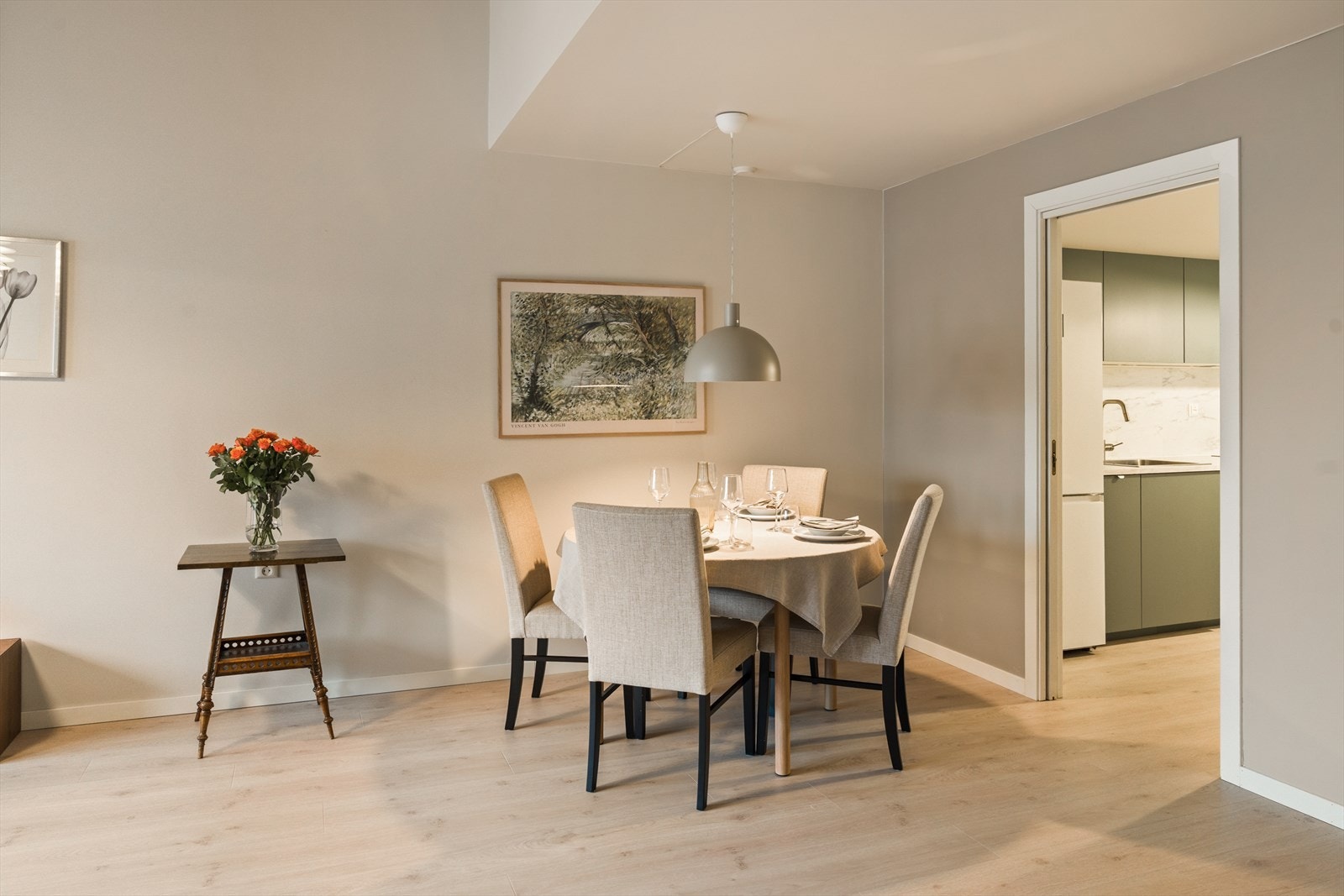 Her er det god plass til å møblere med spisebord Galleribilde