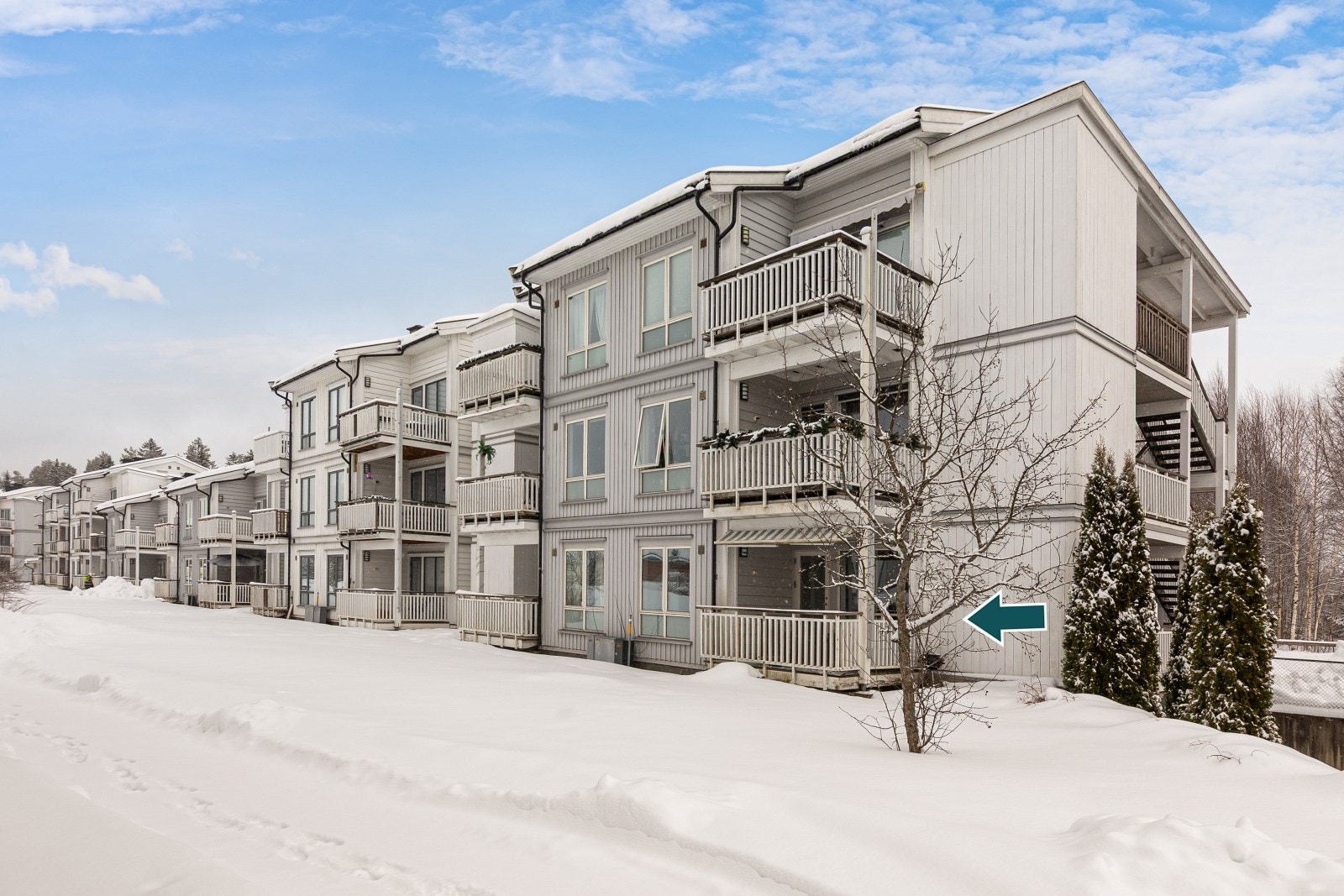 Gangavstand til Nordby togstasjon og flere barnehager. Jessheim byr på naturskjønne Nordbytjernet, som er et populært tur- og friluftsområde med fine turstier, samt bade- og fiskevann. Galleribilde