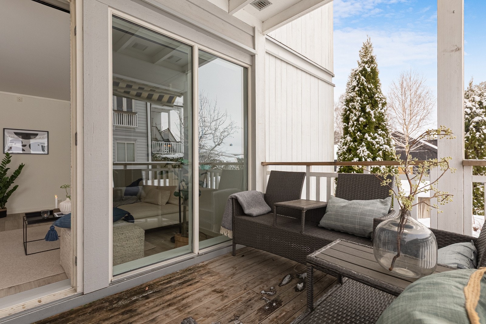 Balkong til stor glede på gode og varme sommerdager. Galleribilde