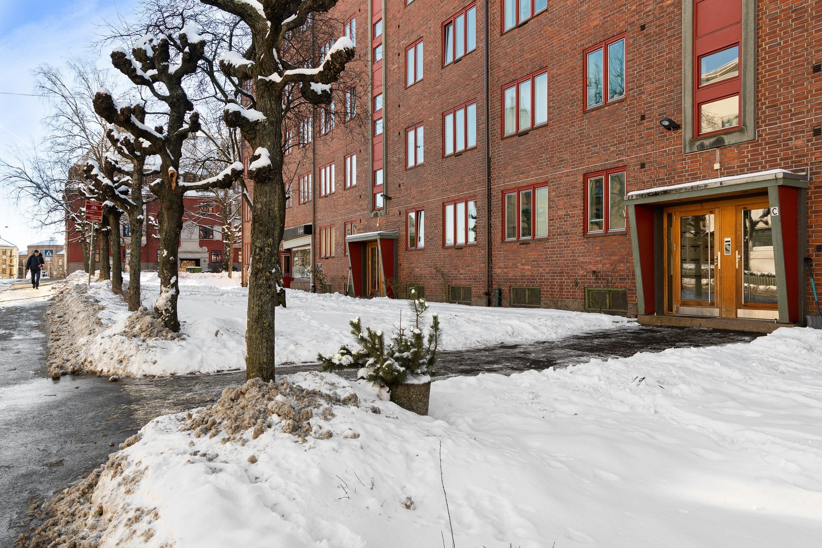 Det er felles sykkelparkering i låst bygg. Galleribilde