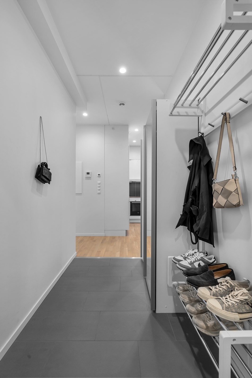 Inngangsparti med garderobeskap Galleribilde