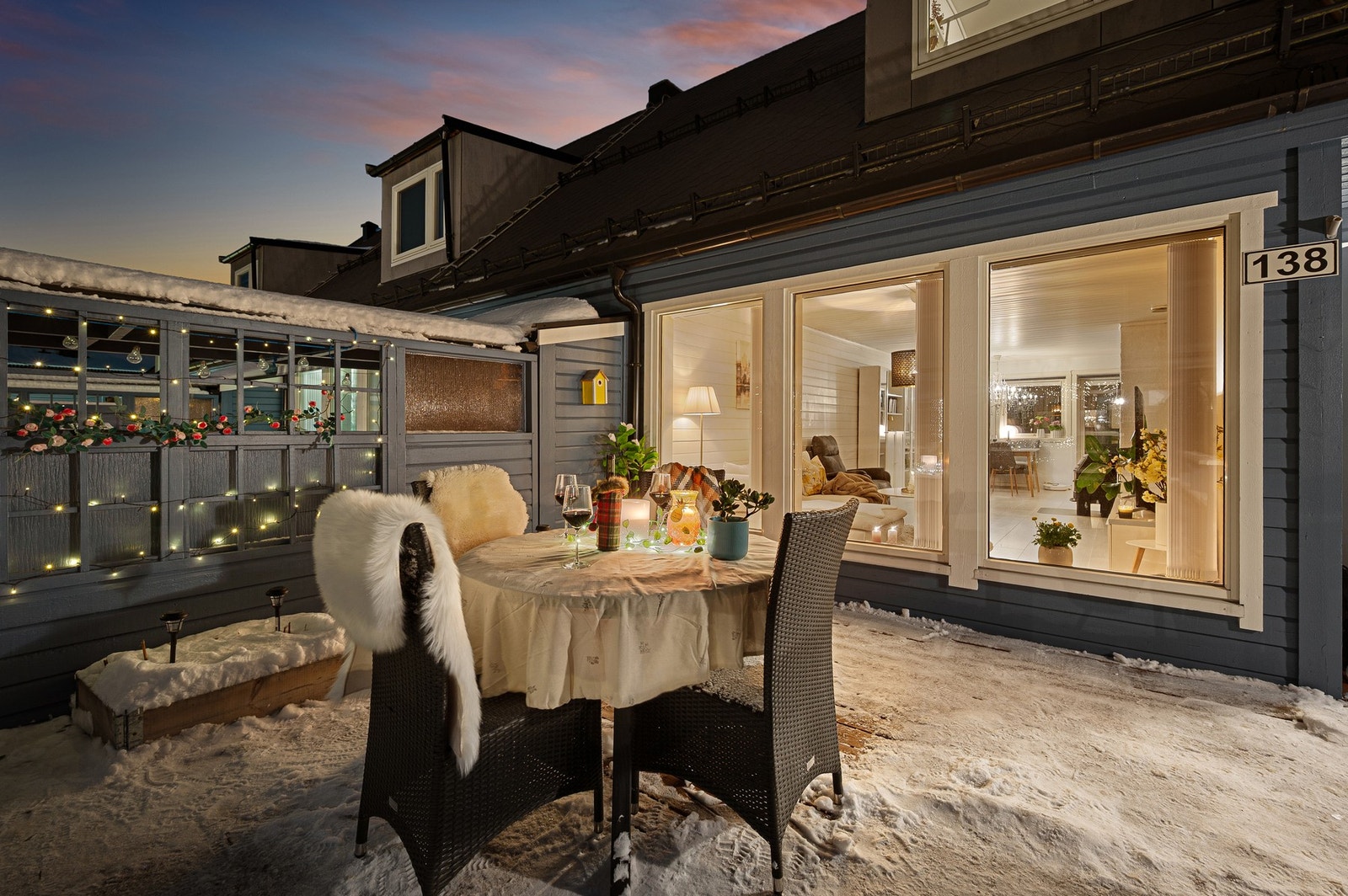 Et innholdsrikt og pent rekkehus over tre plan. Galleribilde