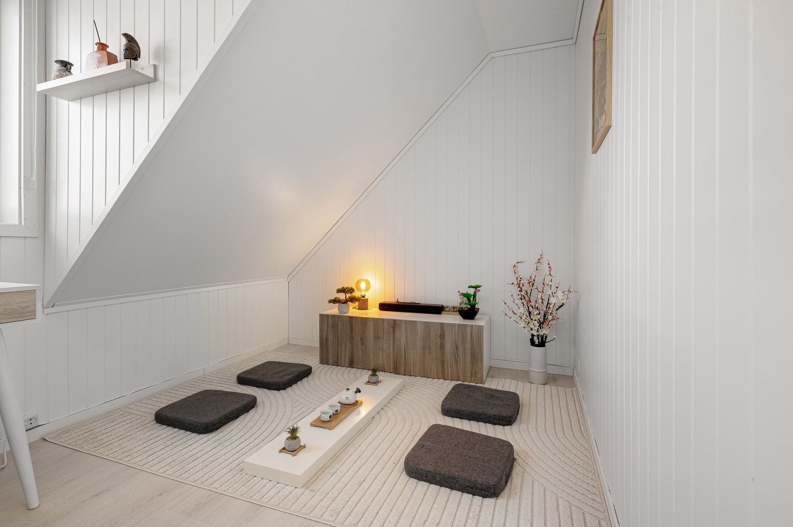 Det ble lagt nytt gulv i hele 2.etasje i 2025. Galleribilde