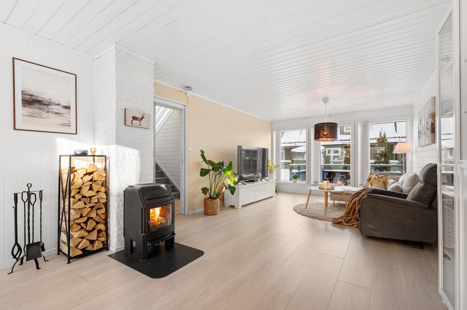 Boligen ligger i et veldrevet borettslag. Utvendig fasade er nylig malt. Galleribilde