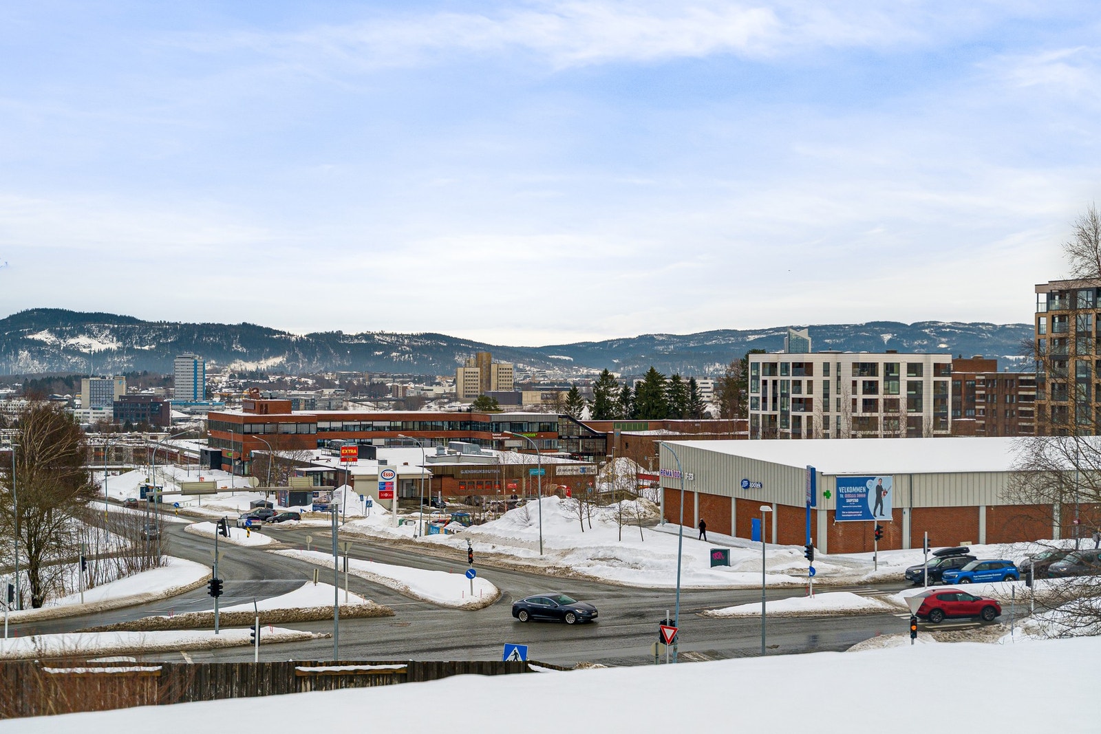 Gangavstand til blant annet dagligvare, treningssenter og metrobuss. Galleribilde
