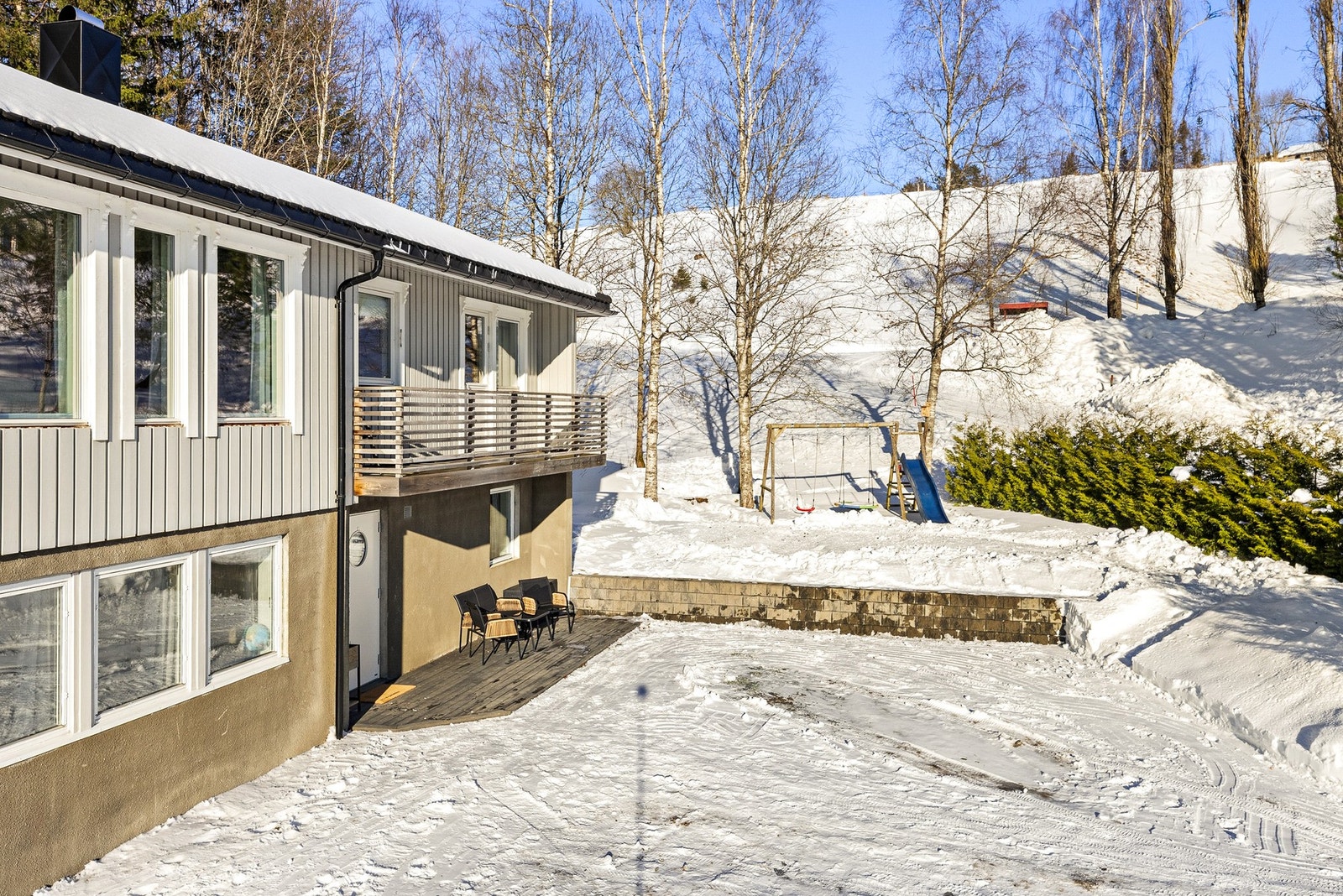 Ideell tomt for familieliv med barnevennlige uteområder Galleribilde